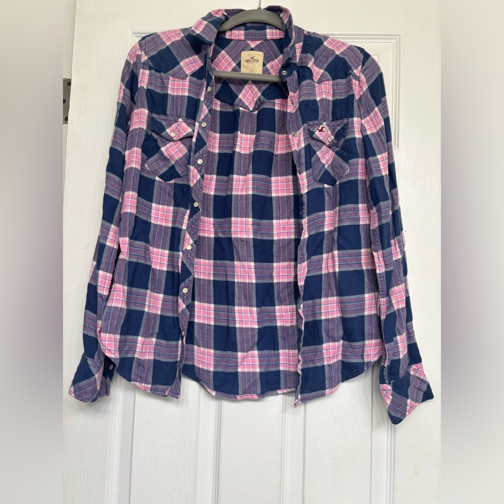 Hollister Women’s Flannel. Pink & Blue. Size S